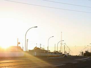 Sol no céu da Capital neste domingo (Foto: Paulo Francis)