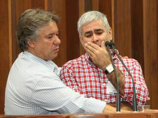 Rubens Silvestrini e Paulo Fernandes disseram que a solução para a criminalidade é a educação. (Foto: Wagner Guimarães/ALMS)