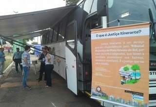 Ônibus ficará estacionado em frente ao Hospital Regional da cidade. (Foto:Divulgação) 