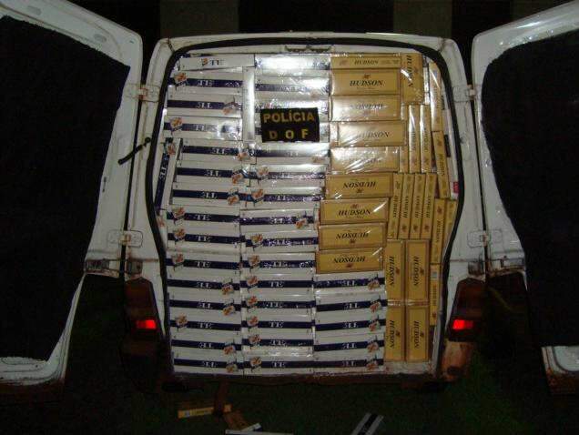  DOF apreende quatro carros cheios de cigarros contrabandeados