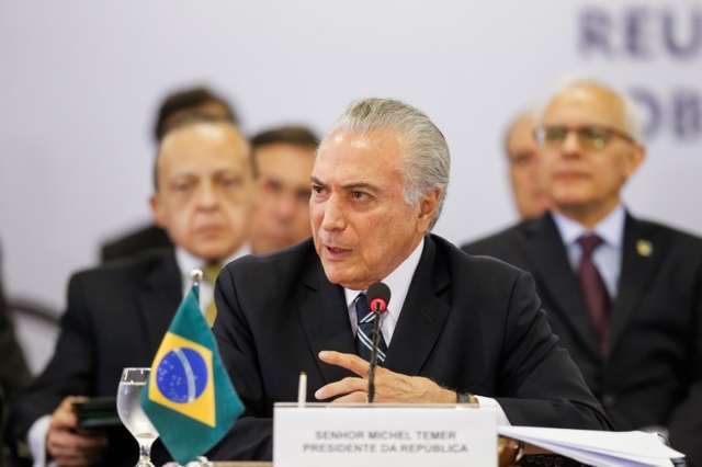 Temer defende opera&ccedil;&otilde;es de seguran&ccedil;a permanentes nas fronteiras