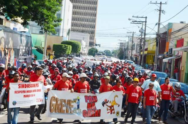 Greve na constru&ccedil;&atilde;o civil atinge 50% dos oper&aacute;rios no 3&ordm; dia