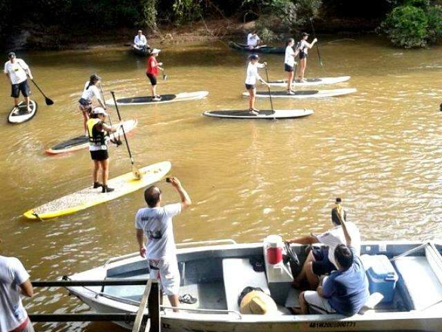 Para quem n&atilde;o experimentou, s&aacute;bado tem stand up paddle e skate na &aacute;gua de gra&ccedil;a