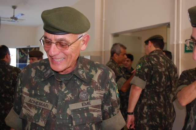 Ex&eacute;rcito espera fechar fronteira para o tr&aacute;fico em 2015 com Sisfron