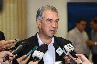 Governador entrega reforma de escola em obra realizada por detentos
