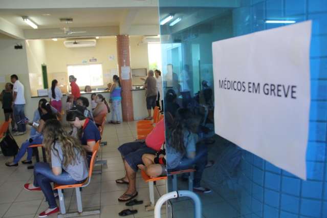 Sesau far&aacute; mais cortes para atender m&eacute;dicos e greve pode acabar hoje