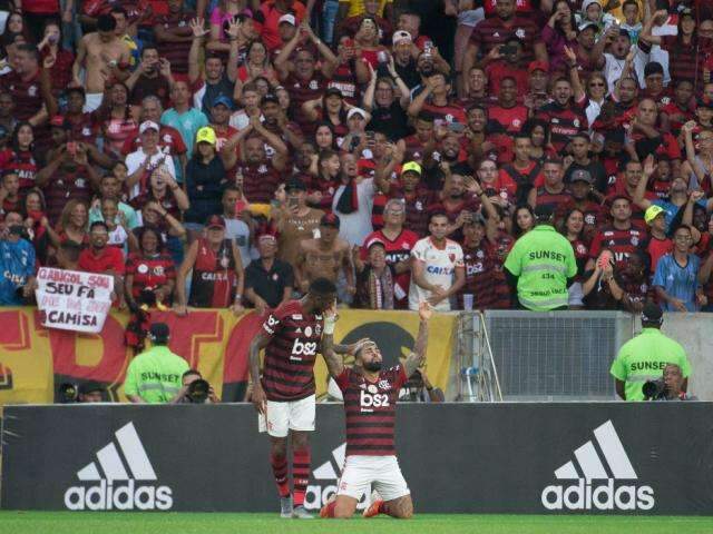 Santos vence, ultrapassa Palmeiras e assume lideran&ccedil;a; Flamengo vira cl&aacute;ssico