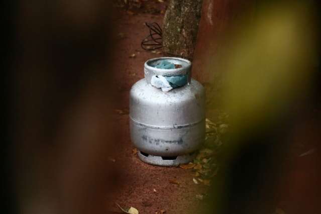 M&atilde;e de crian&ccedil;as mortas buscou &aacute;gua em vizinho para tentar apagar fogo 