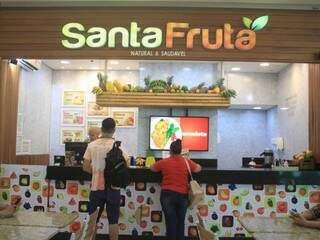Santa Fruta é opção para os clientes em busca de alimentação saudável (Foto: Marina Pacheco)
