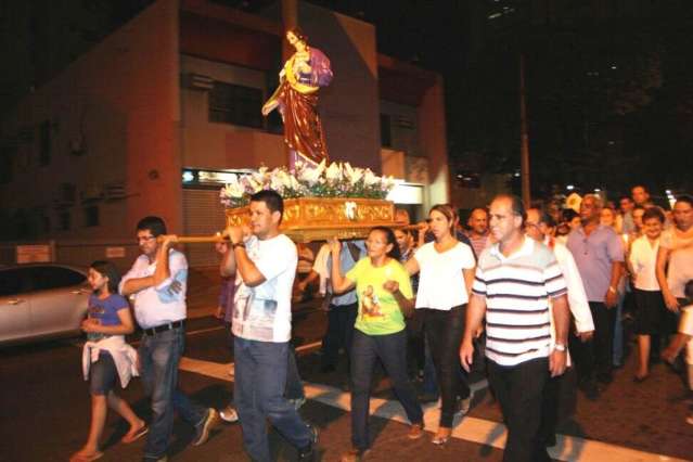 Festa de S&atilde;o Jos&eacute; &eacute; marcada por pedidos e agradecimentos de fi&eacute;is