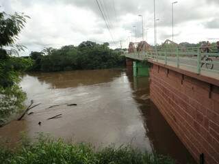 No ano passado, nível do rio Aquidauana chegou a passar dos 10 metros e causou prejuízos na cidade. (Foto: arquivo/Wilson de Carvalho)