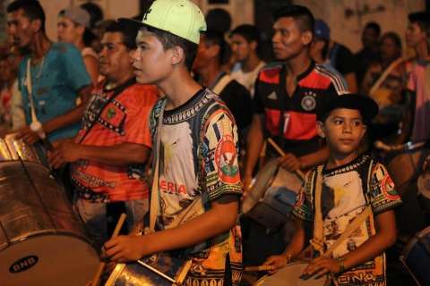 Esperando recorde, Carnaval de Corumbá antecipou até jogo de futebol