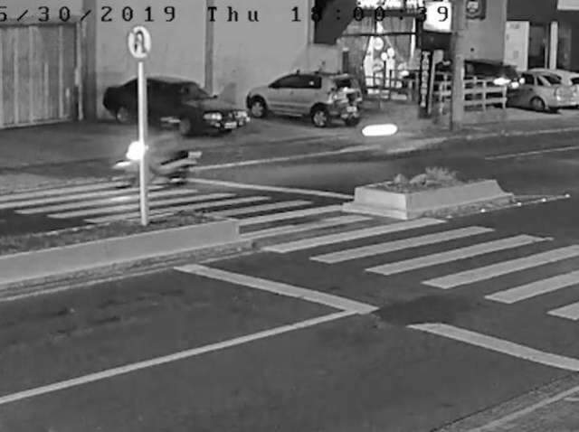 V&iacute;deo indica velocidade e desaten&ccedil;&atilde;o como causas de morte de motociclista