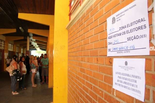 Na primeira hora de vota&ccedil;&atilde;o, 20 urnas t&ecirc;m problemas em MS
