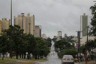 Tempo na Capital continua nublado com chuvas periódicas. (Foto: Marcos Ermínio)