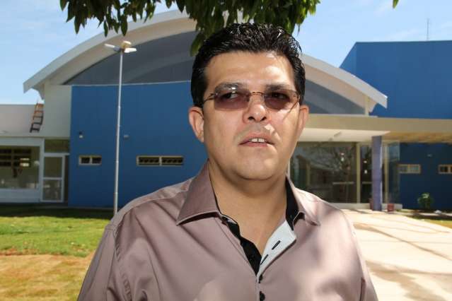 Prefeito interv&eacute;m, muda chefias e melhora atendimento em postos