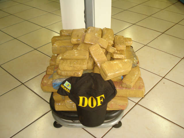  Em Eldorado, adolescente &eacute; apreendido com 18 kg de maconha em &ocirc;nibus