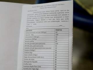 A diretora mostrou a autorização com a lista de ingredientes (Foto: Marcelo Victor)