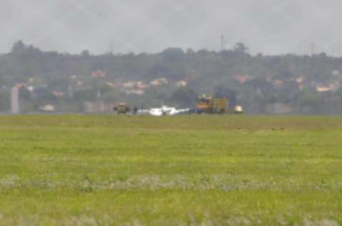 Avião do governo sofre pane e faz pouso de "barriga" no aeroporto 