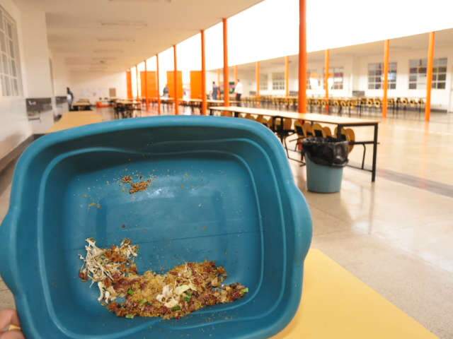  Lacen divulga sexta-feira novo laudo sobre merenda que intoxicou 180 alunos