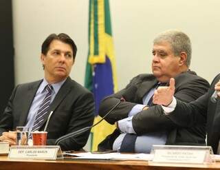 Deputados Arthur Maia (relator) e Carlos Marun (presidente), na Comissão Especial da Reforma da Previdência (Foto: Fábio Rodrigues Pozzebom/Agência Brasil)