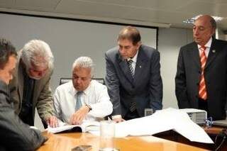 Bernal se reúne com presidente da ANTT para viabilizar alterações no córrego Bálsamo (Foto: Assessoria)
