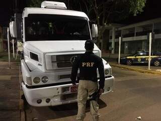 Cocaína foi encontrada em carregamento de soja, na tarde de ontem na BR-463 (Foto: divulgação/PRF) 