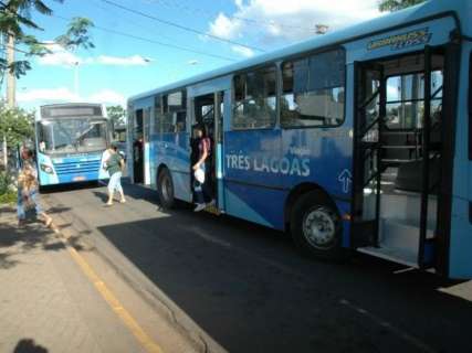 Prefeitura vai liberar passe de ônibus para pais levarem filhos às escolas