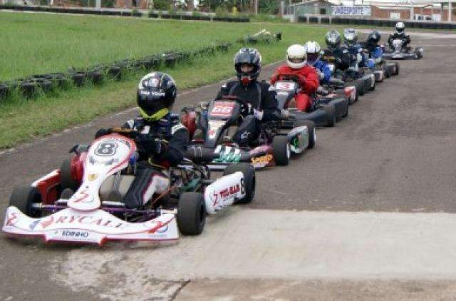 Atletismo, kart, futsal e muito mais na agenda esportiva do fim de semana