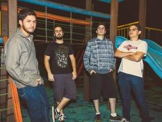 Da esquerda para direita: Victor (guitarra), Pablo (bateria), Arthur (baixo) e Felipe (vocal).  (Foto: Ricardo Zanella)