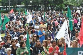 Cerca de 3,9 mil pessoas participaram de ato na Praça Ary Coelho (Foto: Marcelo Calazans)