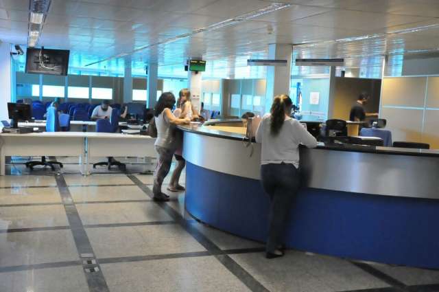 Analistas tribut&aacute;rios aderem a greve, mas atendimento na Capital segue normal