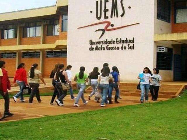 Uems abre processo seletivo para contratar professor de Libras em 9 cidades 