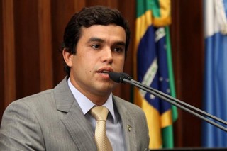 Beto Pereira fez discurso contra Dagoberto e pediu intervenção nacional no PDT (Foto: Roberto Higa/ALMS)