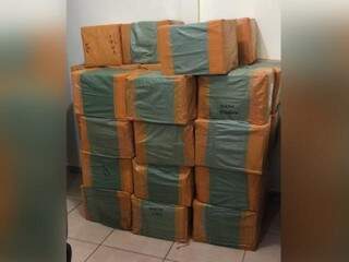 Pol&iacute;cia apreende carga com 8,5 mil rel&oacute;gios paraguaios contrabandeados