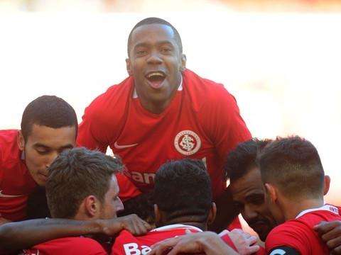Internacional sofre, mas vence o Am&eacute;rica-MG por 3 a 1 no Beira-Rio
