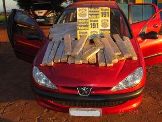  PRF apreende 50 quilos de maconha com motoboy em Ponta Por&atilde;