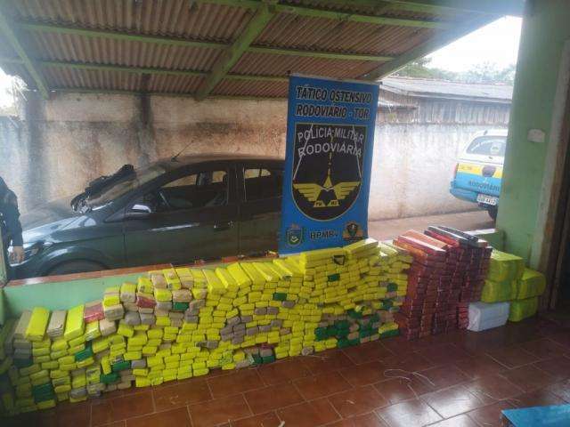 Em opera&ccedil;&atilde;o, pol&iacute;cia prende quatro traficantes com 608 quilos de maconha