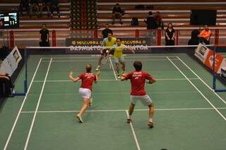 Badminton tem categorias masculina, feminina e mista, individual ou dupla. (Foto: Divulgação/CBBd)