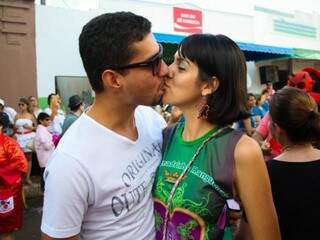 Dia de namoro no Cordão Valu. (Foto: Marcos Ermínio)