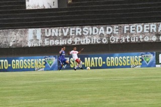 Jogos no Morenão estão sendo realizados apenas com portões fechados (Foto: Saul Schramm)