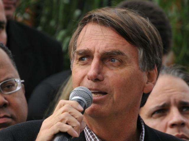 Pol&ecirc;mico, Bolsonaro volta ao Estado para relembrar tempo no Ex&eacute;rcito