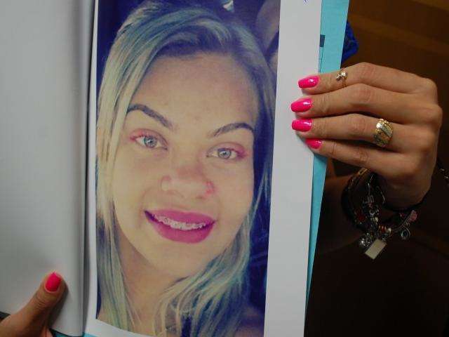 Suspeita de matar manicure tenta despistar pol&iacute;cia, mas estaria na Capital