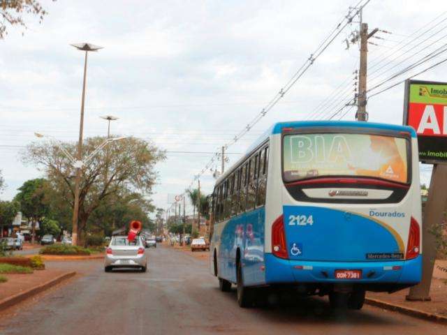 Sem combust&iacute;vel, empresa de &ocirc;nibus reduz hor&aacute;rios a partir de segunda