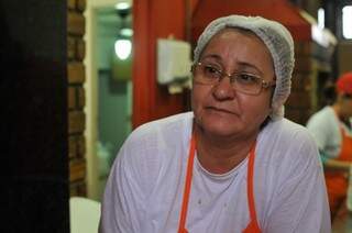 A cozinheira Teresa Leite diz que pesquisar é a melhor forma de encontrar o feijão mais em conta (Foto: Alcides Neto)