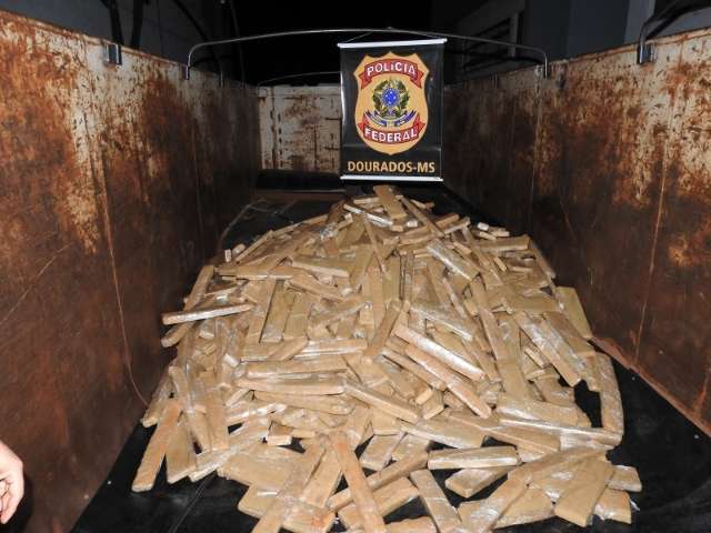 PF apreende 980 kg de maconha que sa&iacute;ram do Paraguai para S&atilde;o Paulo