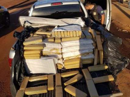PRF apreende carga de 808 kg maconha em camionete roubada em SP