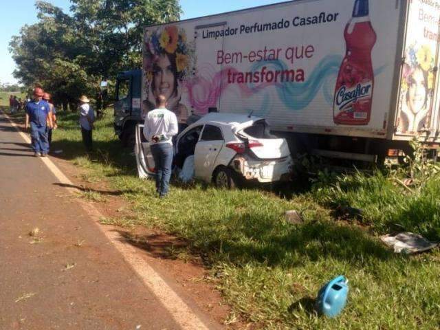 Douradense morre a caminho da fronteira ao bater em caminh&atilde;o 
