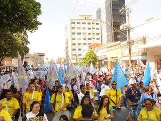Agetran informou que trinta mil pessoas participam da caminhada. 