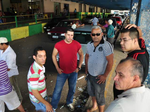 Em novo local e sem rejei&ccedil;&atilde;o, agora s&atilde;o dogueiros que reclamam 